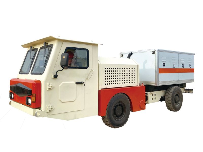 FCB-3礦用柴油機(jī)無軌爆破器材運輸車